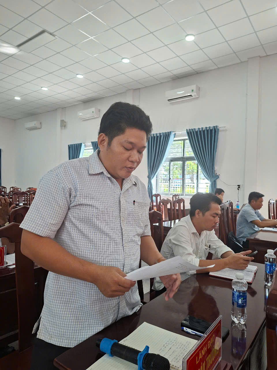 Đại diện ấp Sáu Trường tham gia phát biểu tại Hội nghị