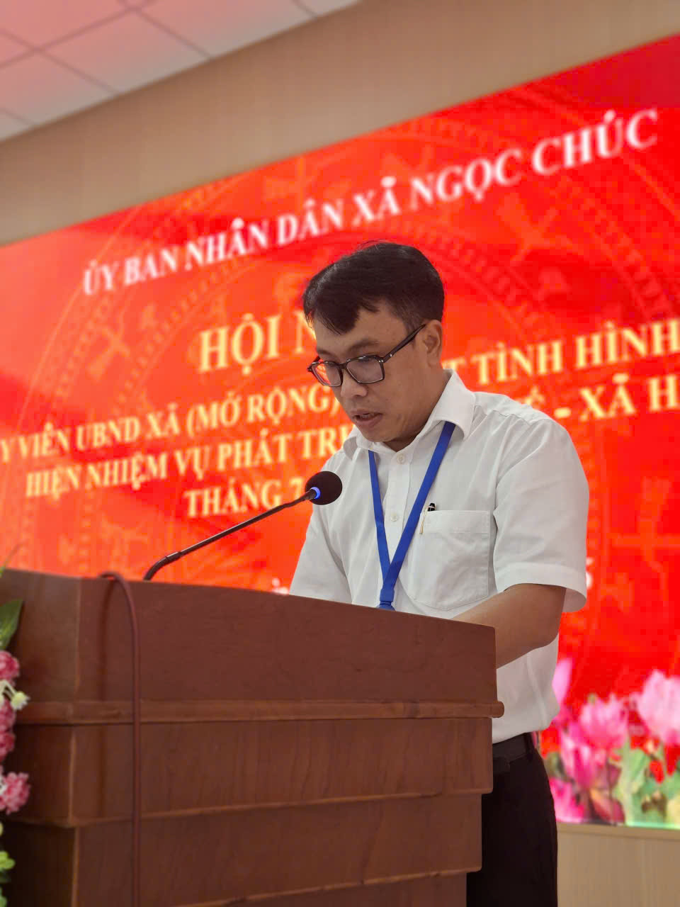Đồng chí Lý Thành Luân, Phó Bí thư Đảng ủy, Chủ tịch UBND xã kết luận Hội nghị