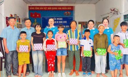 Triệu phần quà - san sẻ yêu thương